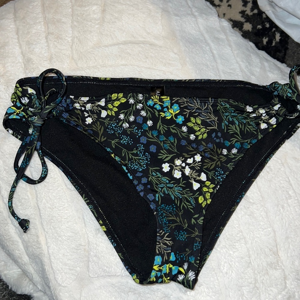 New Adore me swim bottoms